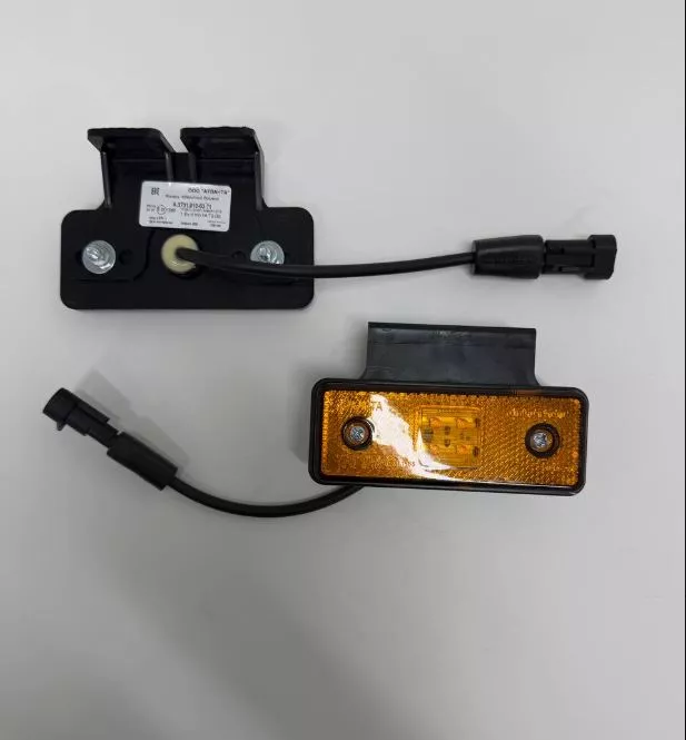 Указатель габ. А.3731.010  желтый с проводом и разъемом AMP / с кронштейном