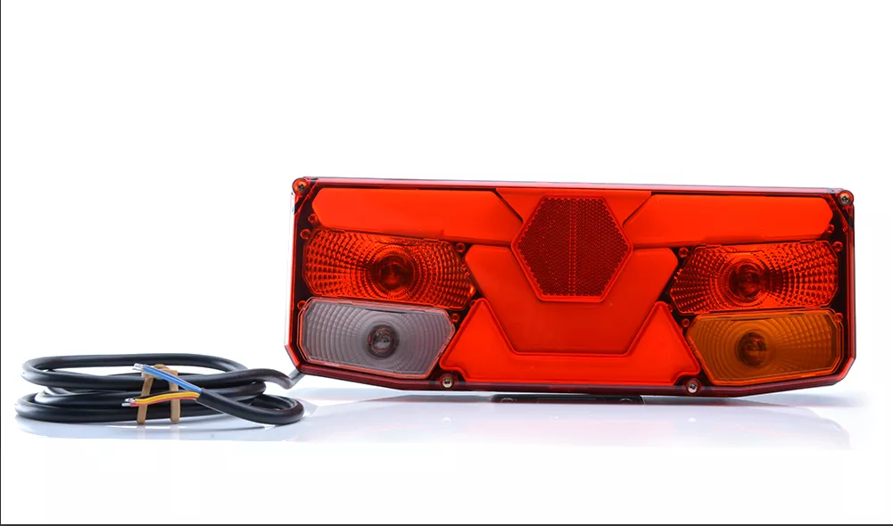 Фонарь задн. W138P правый /4