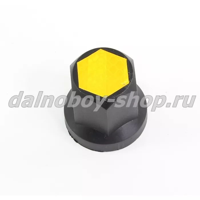 Колпачок гайки 32 пластик СВЕТООТРАЖАЮЩИЙ черный + желтая пленка/ (20шт. уп)