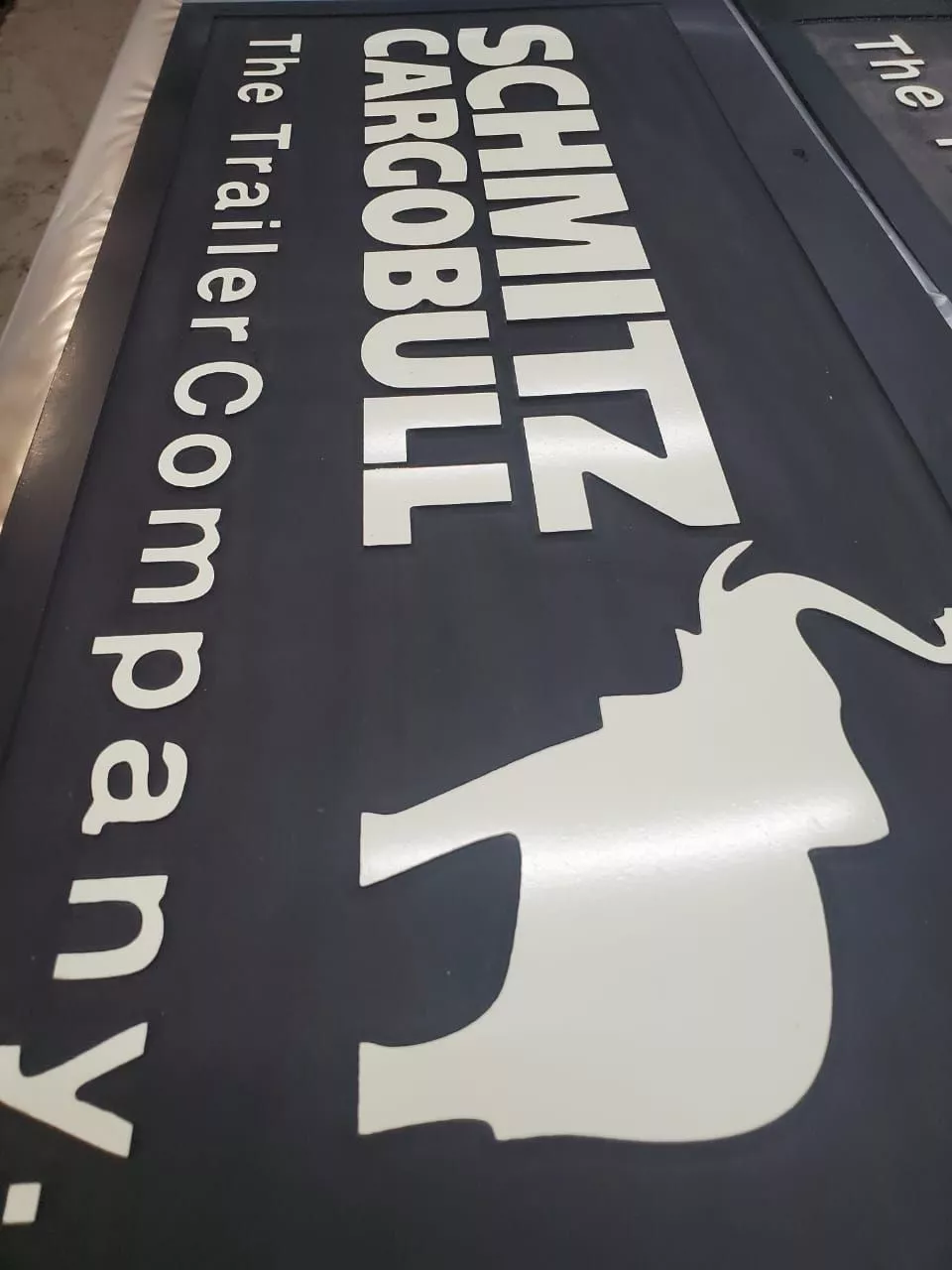 Брызговики длинномер с тиснением / краска / 2400*350 Schmitz -Cargobull / С ВЫРЕЗАМИ