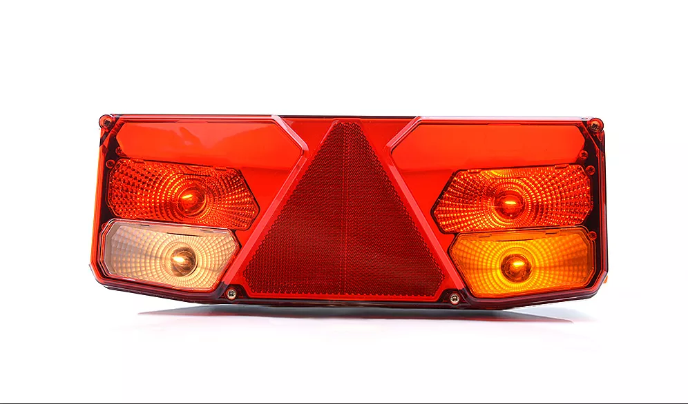 Фонарь задн. W137P правый /4