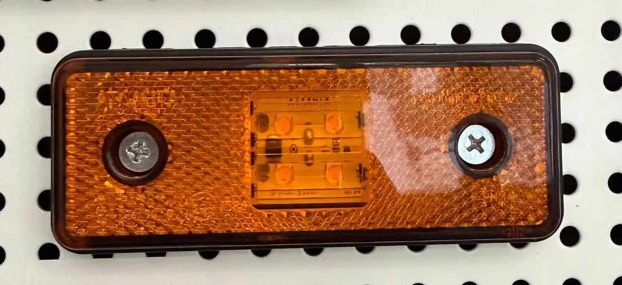 Указатель габ. А.3731.010  желтый