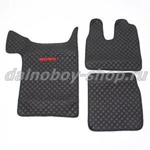 Коврик кож.зам. под ноги Польша HOWO T5G (2021-) Узкая кабина / АКПП / Черный+Красная строчка